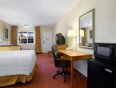 Days By Wyndham San Diego-east/el Cajon
